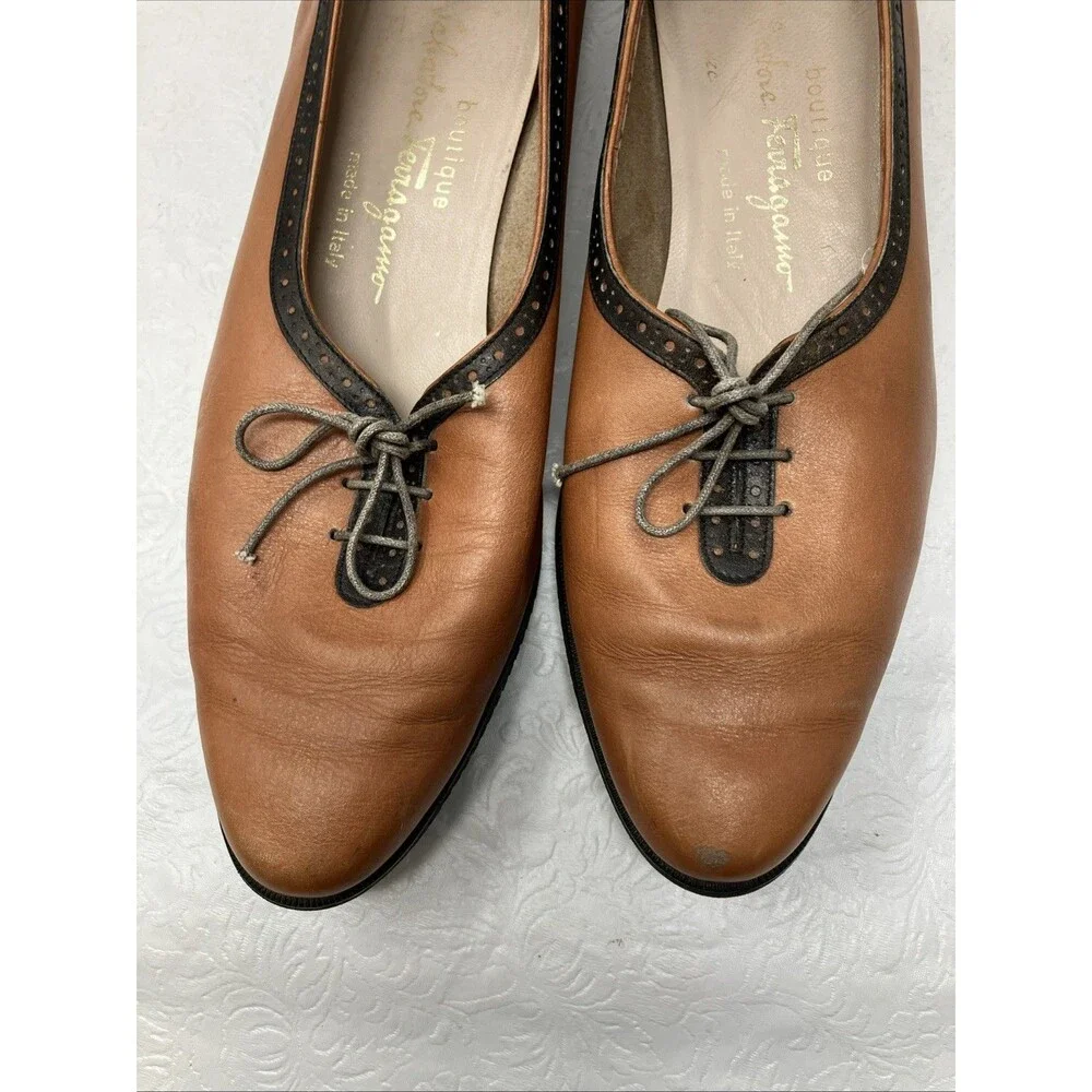 Vintage Ferragamo Shoes Womens 10 B Brown Black Trim Lace Up Oxford Flats Italy